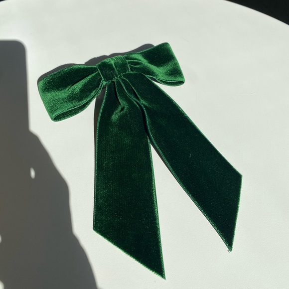 Jennifer Behr, Wide Velvet Bow Barrette! - Picture 5 of 11